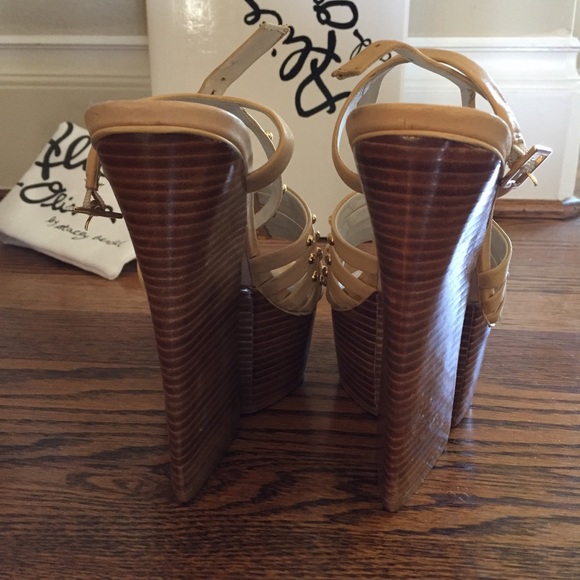 Alice + Olivia Heels - Picture 6 of 7